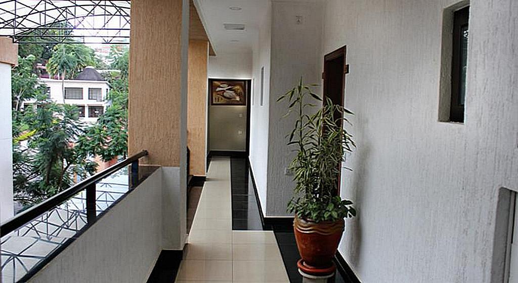 Hill View Hotel & Apartments