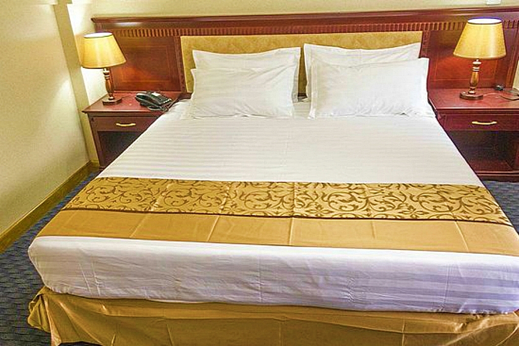 Hill View Hotel & Apartments