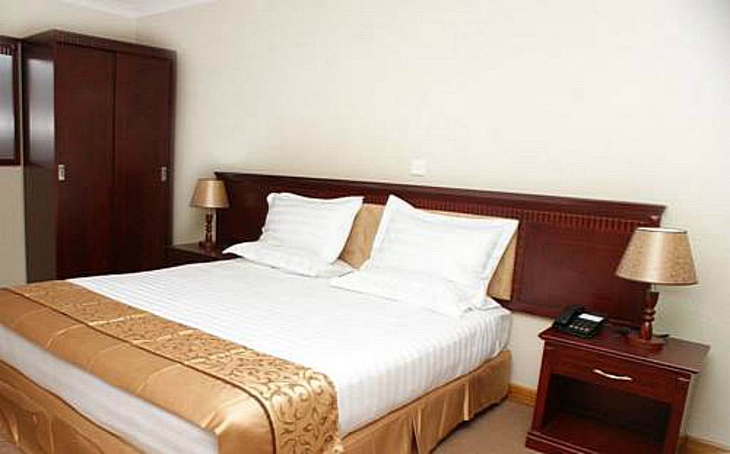 Hill View Hotel & Apartments