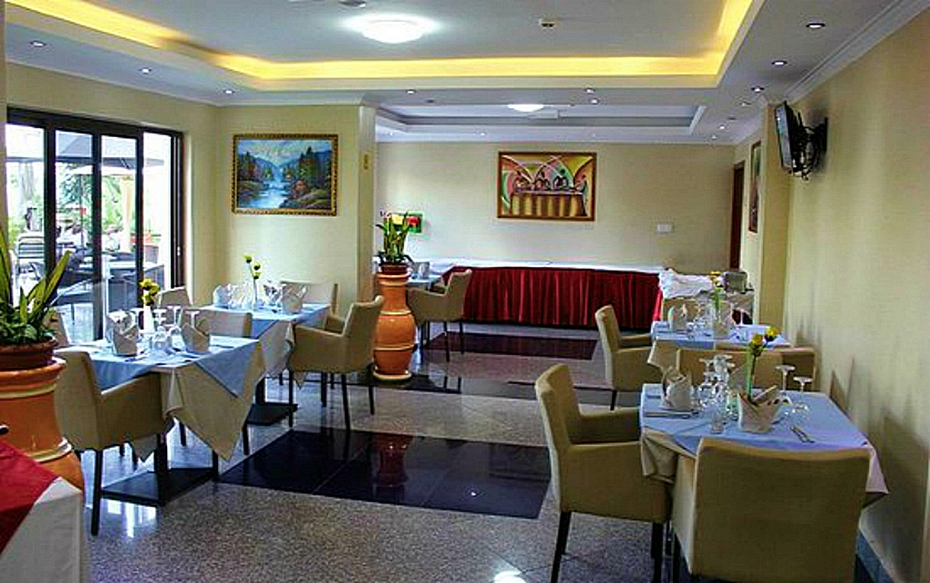 Hill View Hotel & Apartments