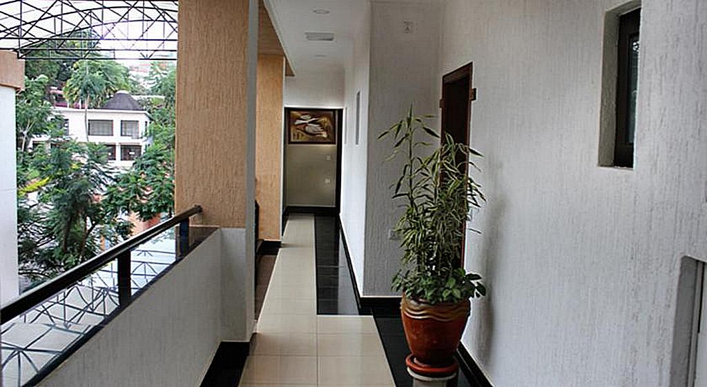 Hill View Hotel & Apartments