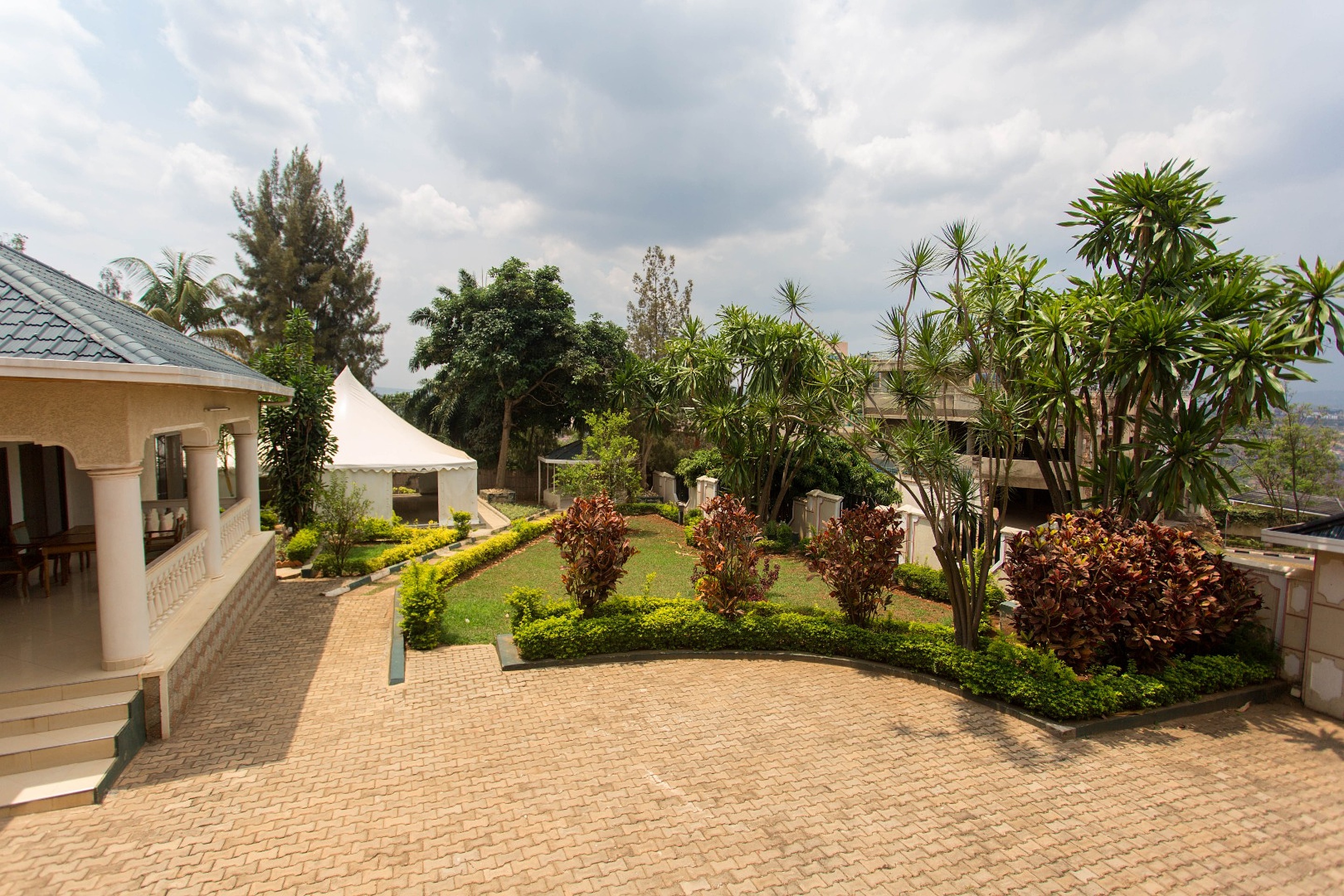Hotel Iris Guesthouse