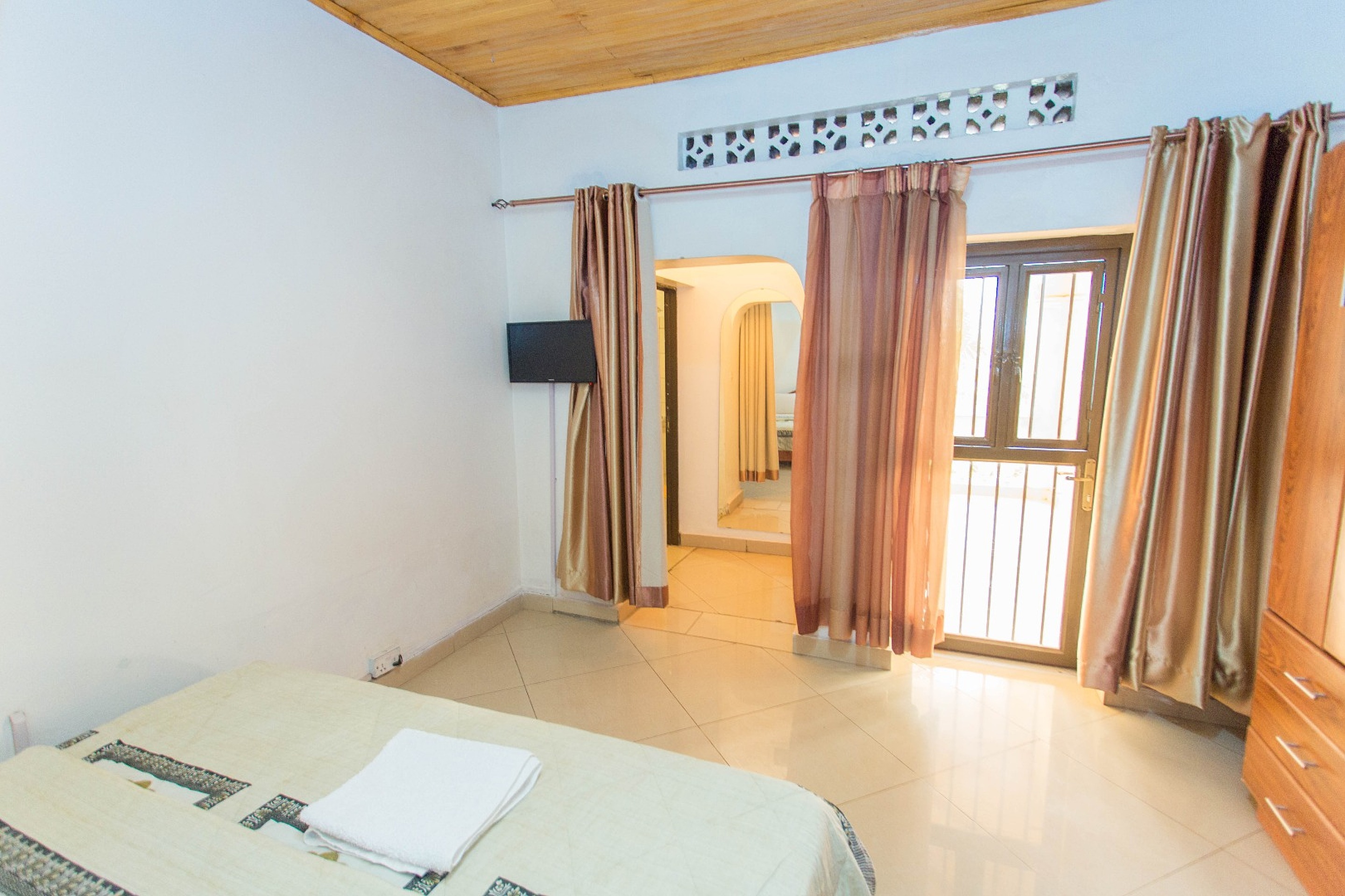 Hotel Iris Guesthouse