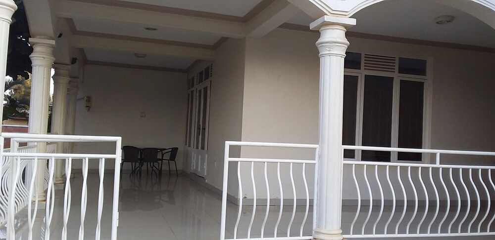 Inganzi Apartments