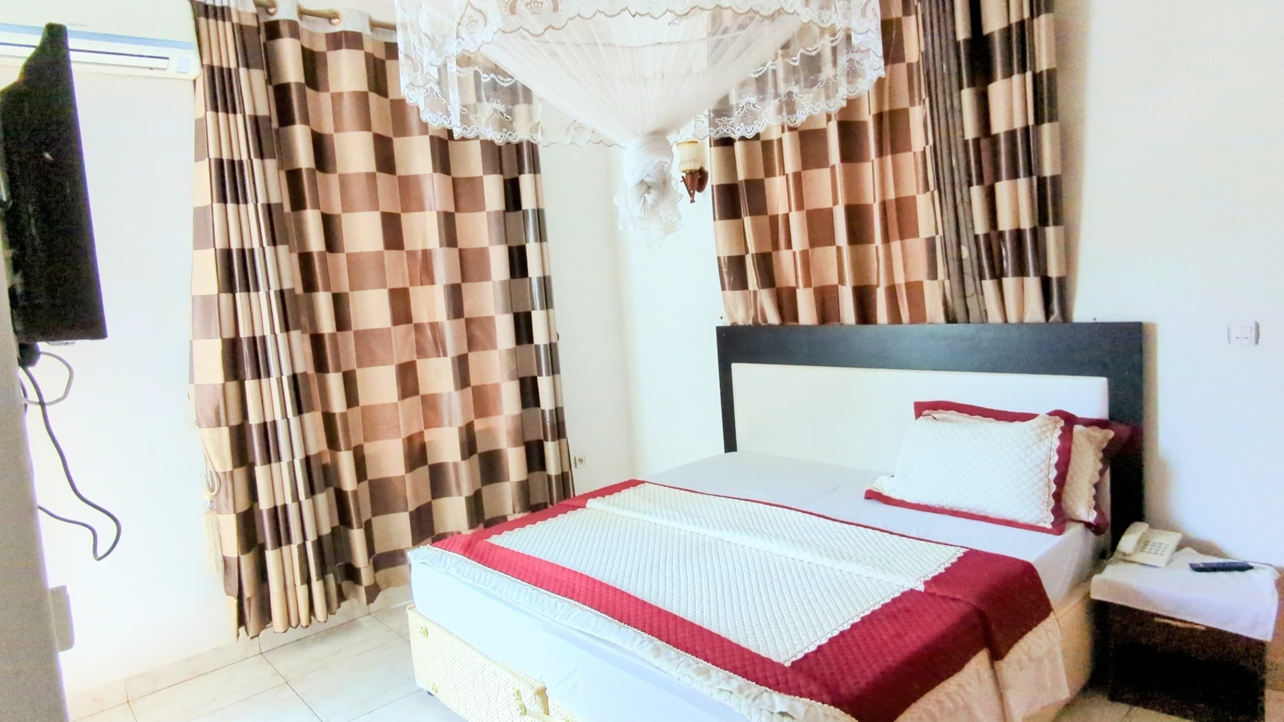 Silver Hotel