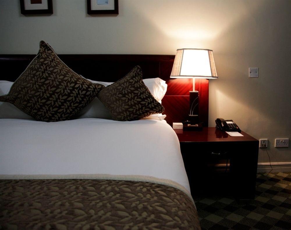 The Manor Hotel