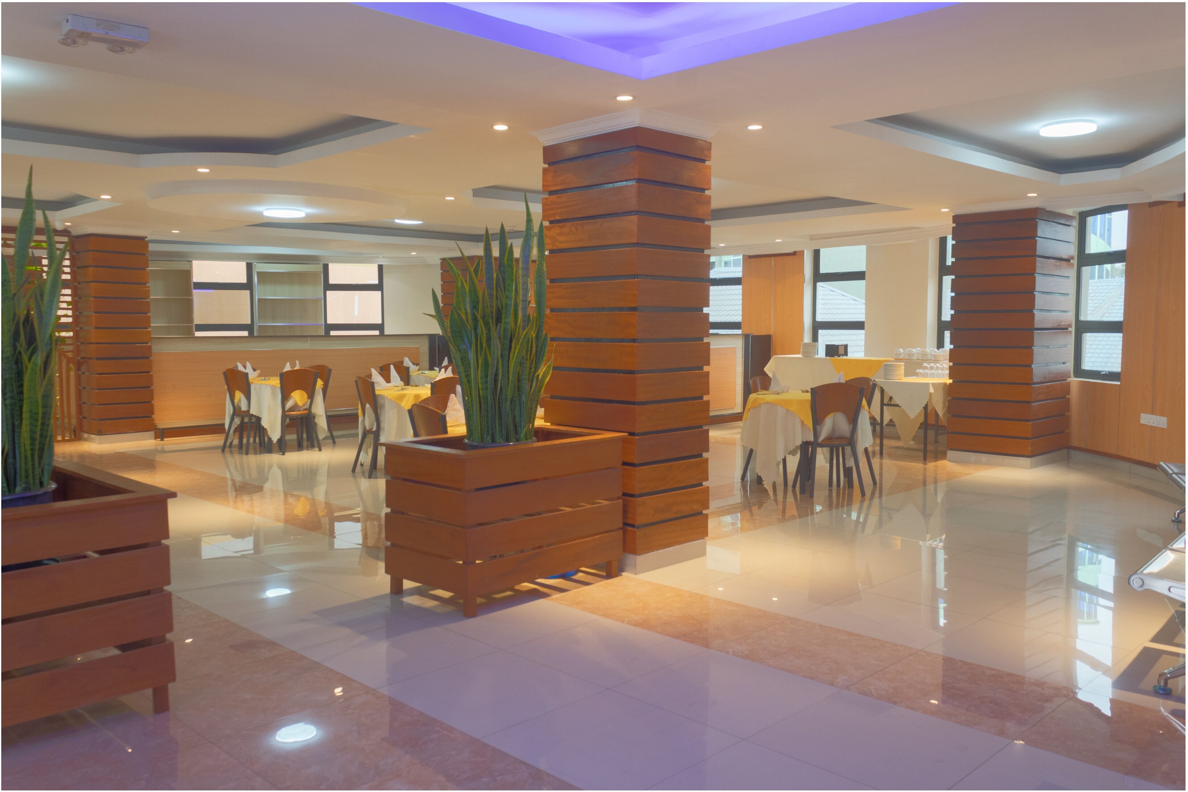 Tropical Plaza Apartments