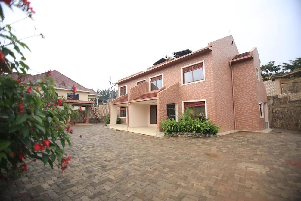 Um Apartments