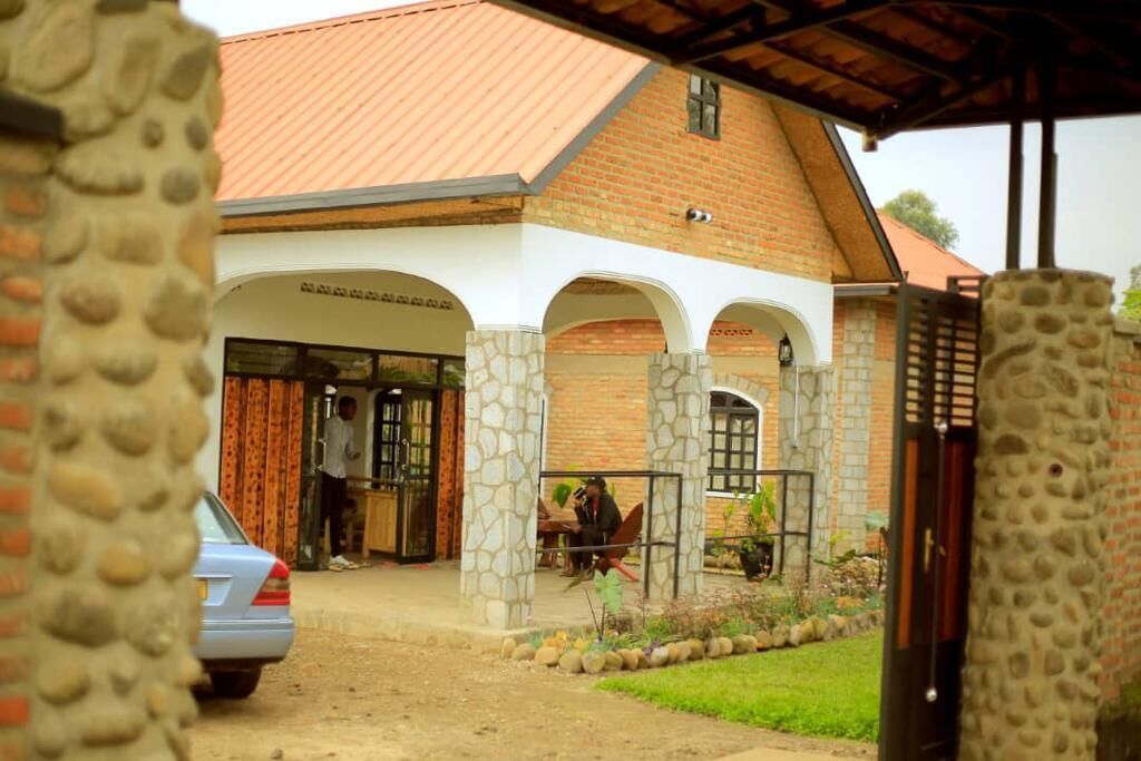 Urugano Virunga Palace