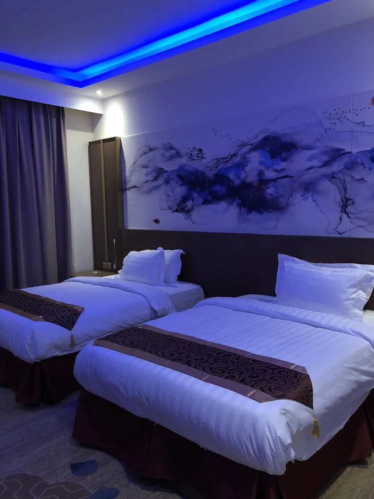 Qasr Alshamal Hotel