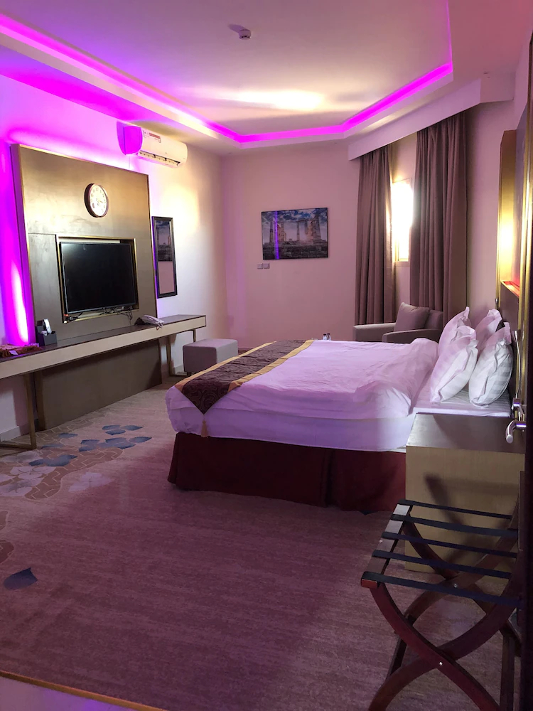 Qasr Alshamal Hotel