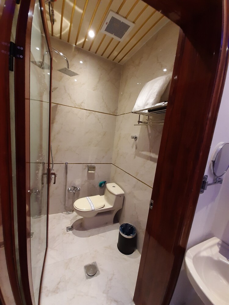 Qasr Alshamal Hotel