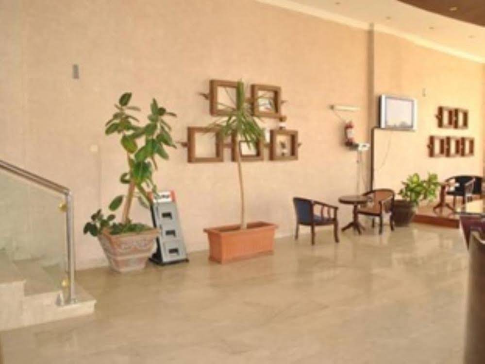 Golden Prince Hotel 1