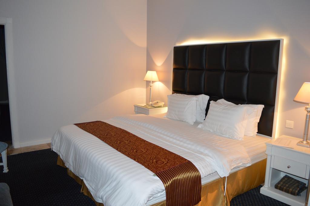 Al Bustan Hotel