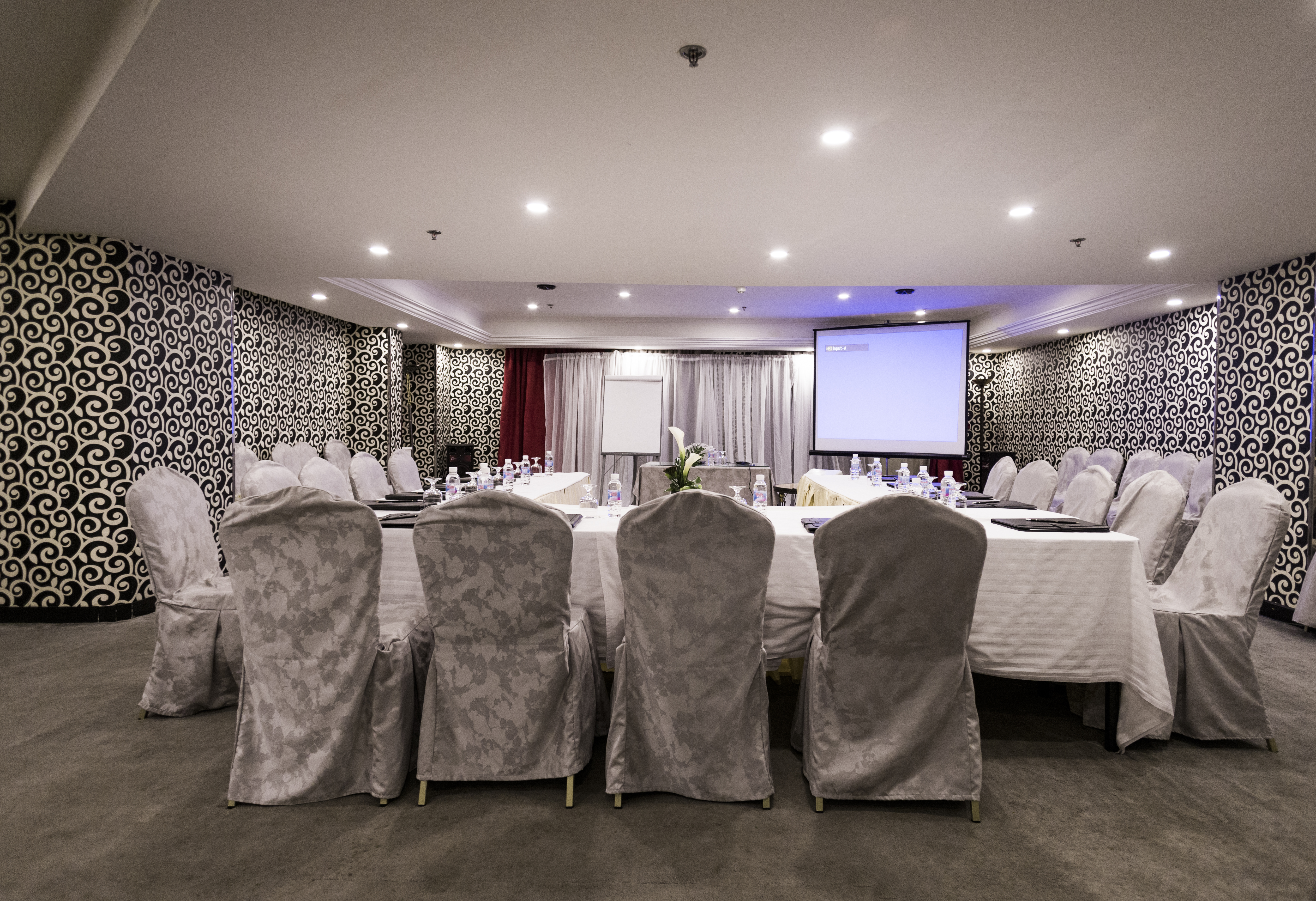 Al Bustan Hotel