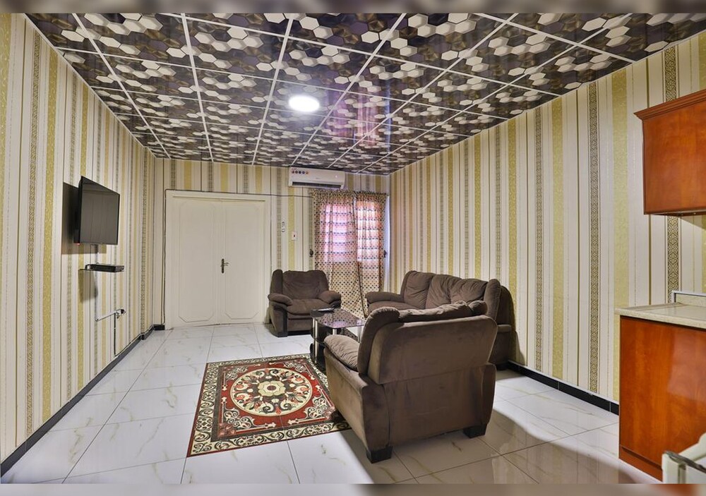 Qasr Al Nabarees ApartHotel