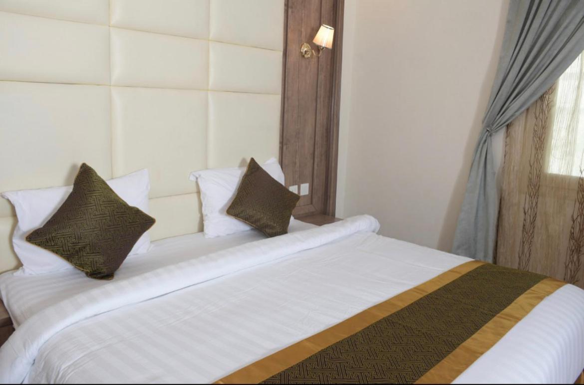 Areen Palace Hotel Al Madina Road