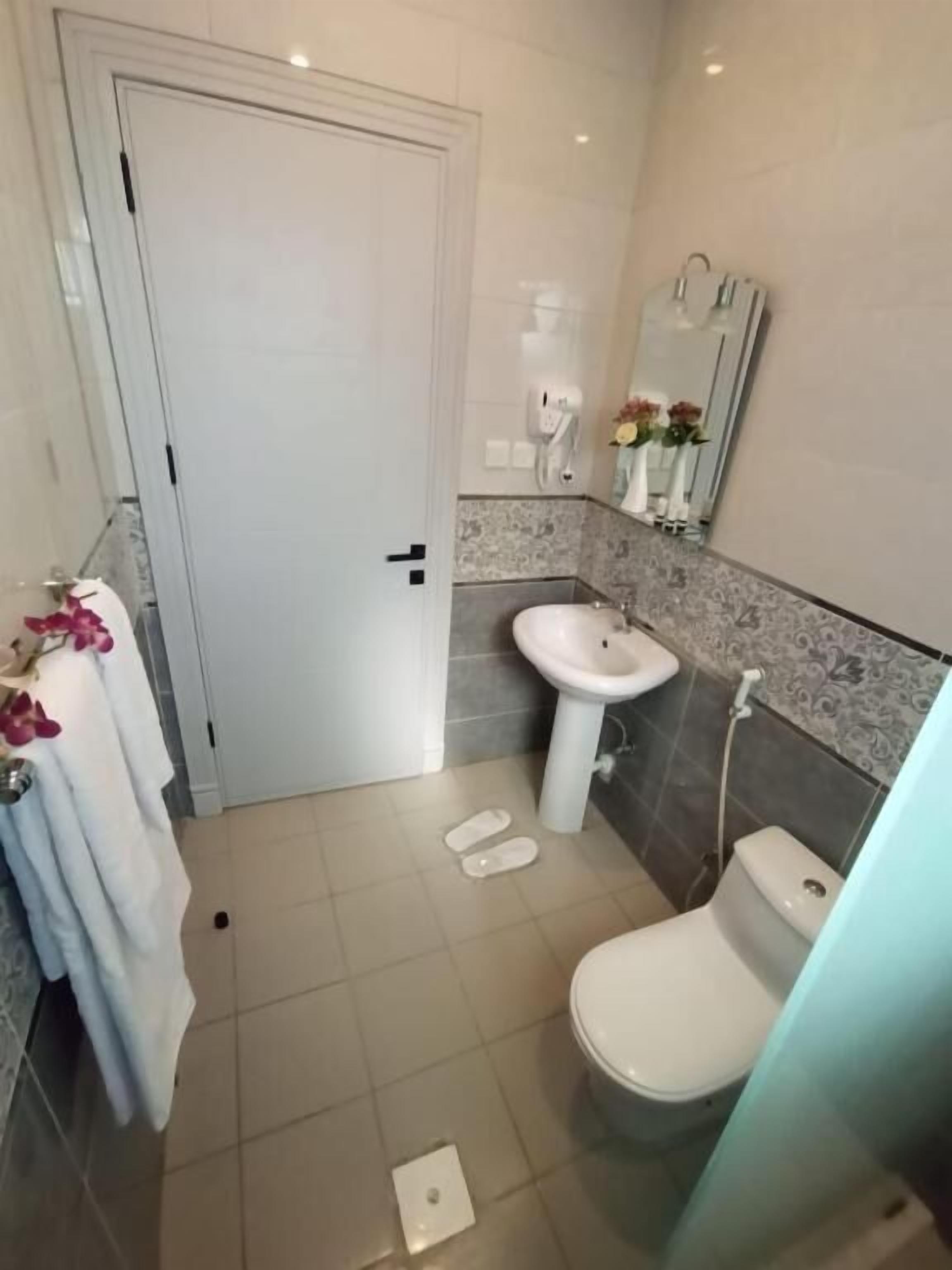 Golden New Umu Alquraa Hotel