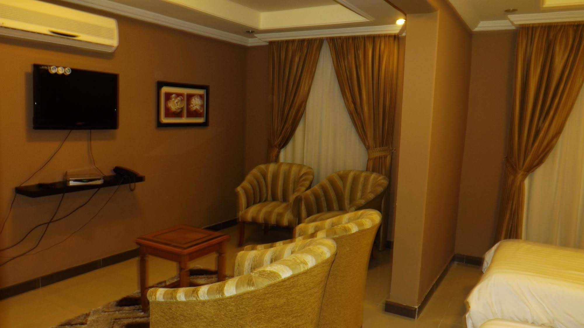 Golden Park Hotel Apartments