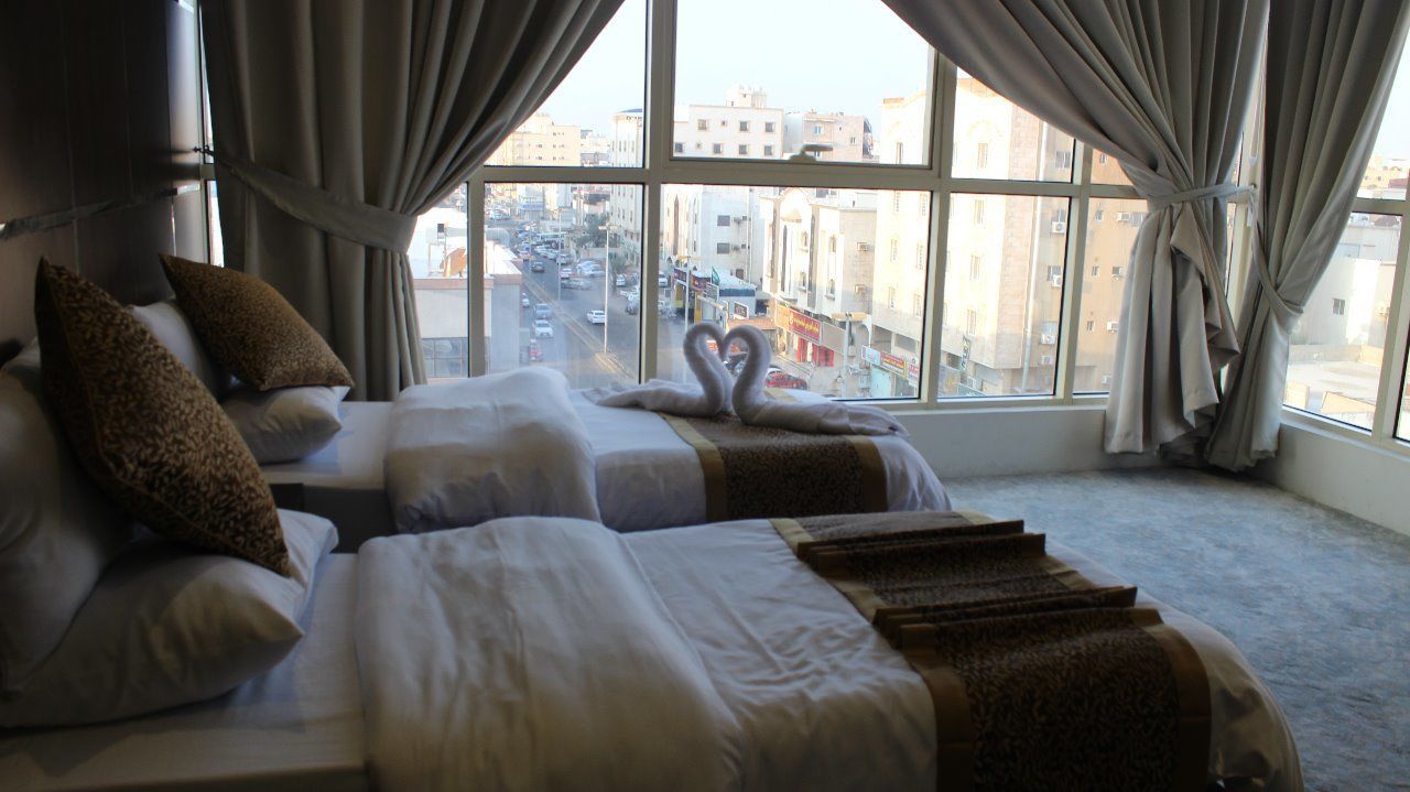 Green Leaf Hotel