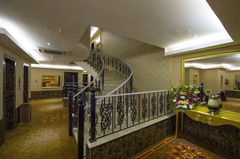 LA Fontaine Royal Hotel