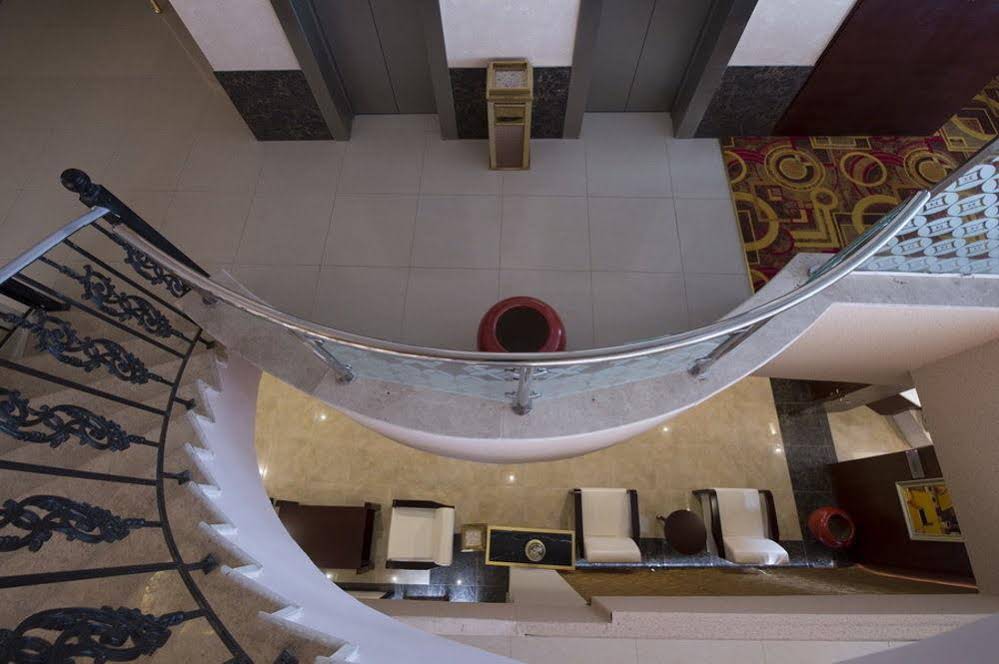 LA Fontaine Royal Hotel