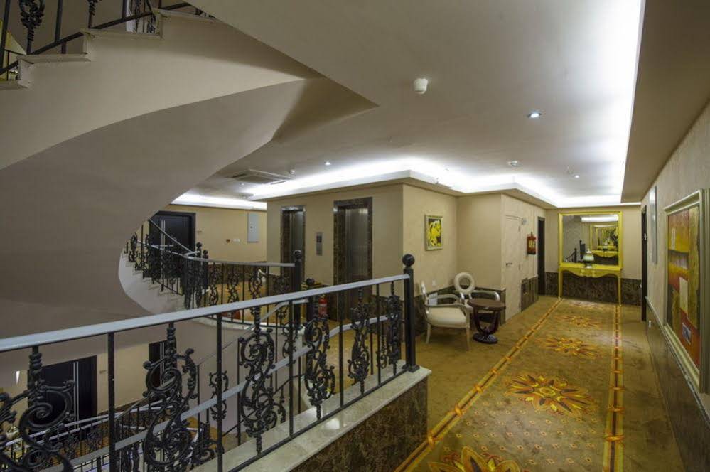 LA Fontaine Royal Hotel