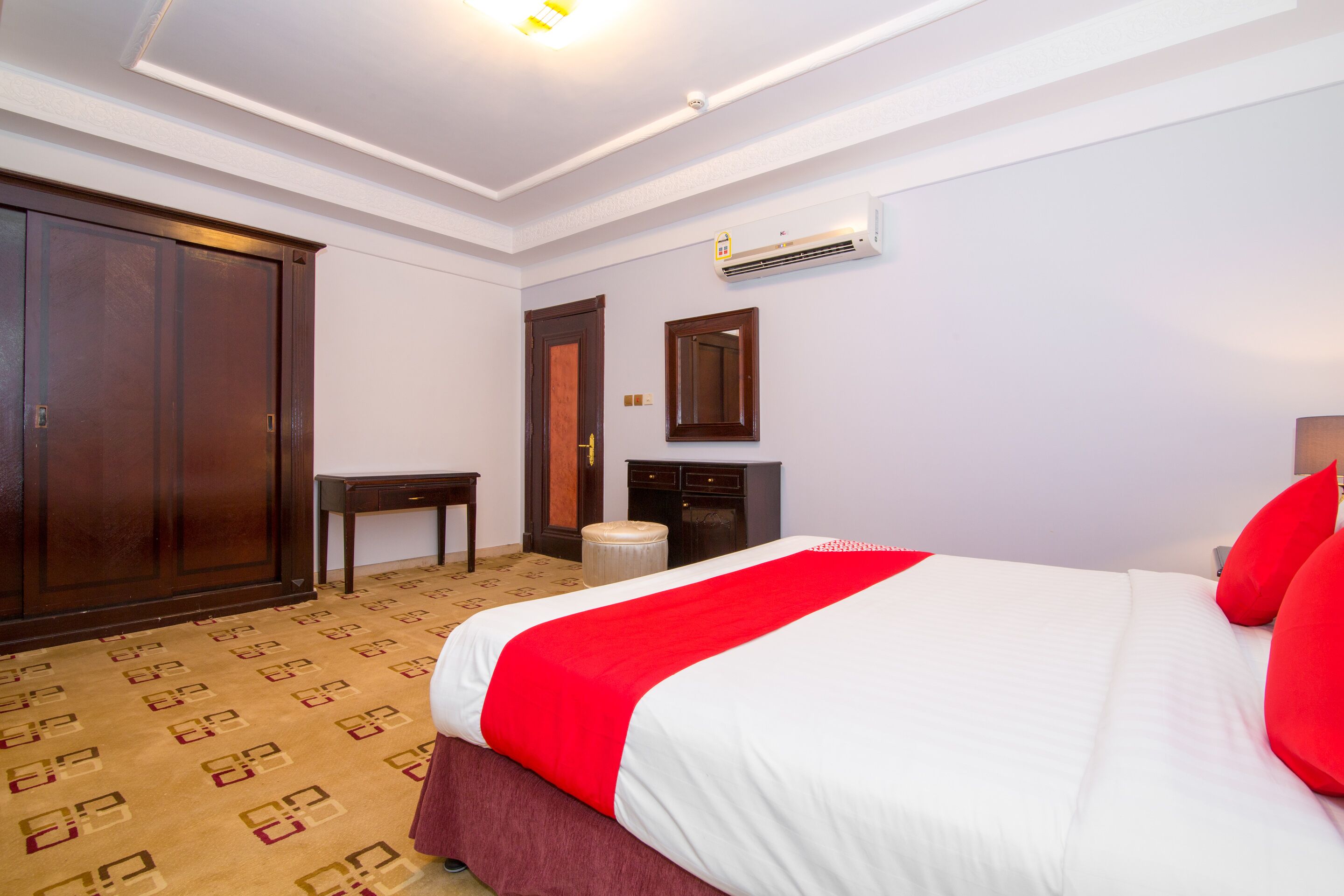 OYO 148 Diamond Beach Hotel