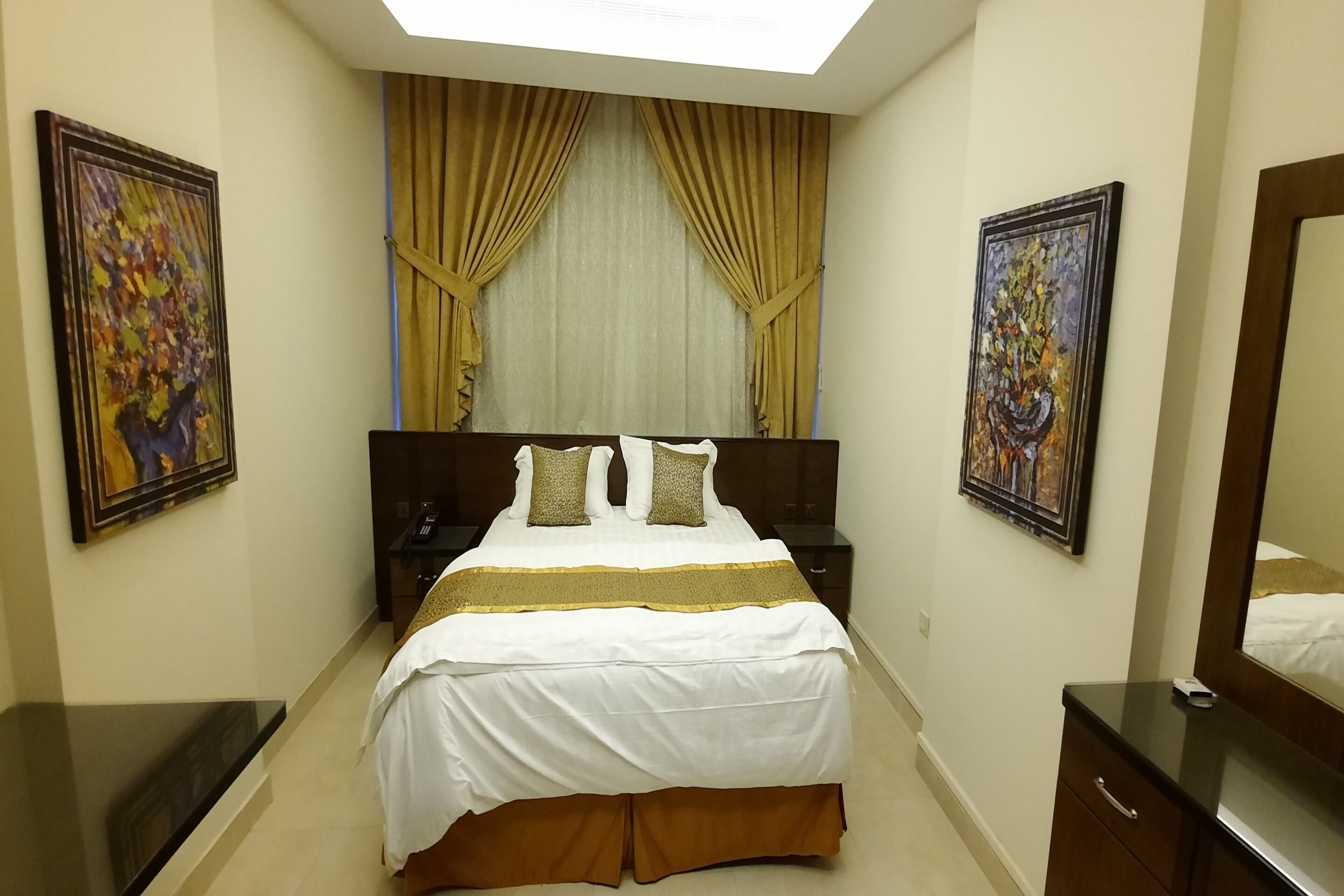 The Blue Rose Hotel by OYO Rooms
