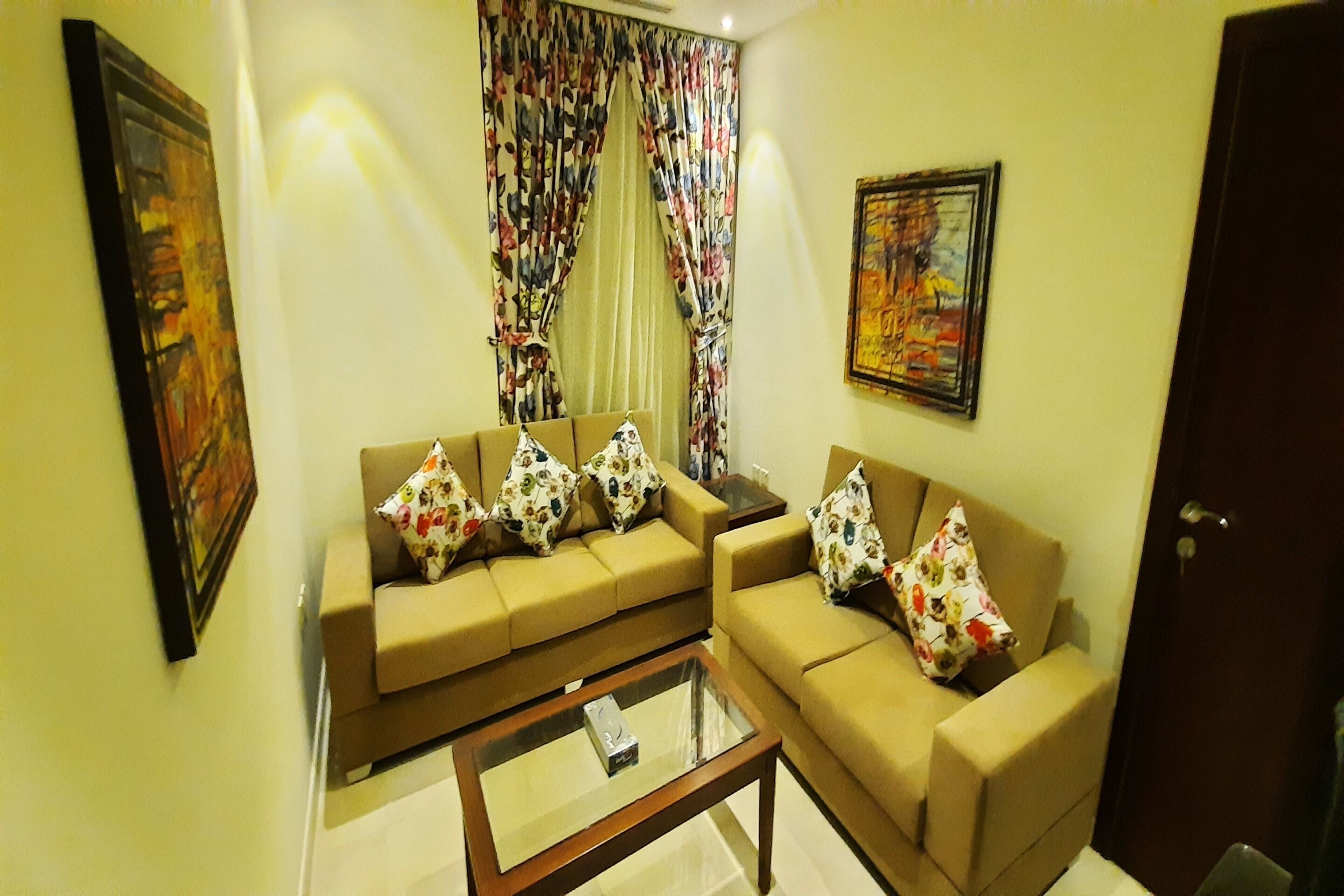 The Blue Rose Hotel by OYO Rooms