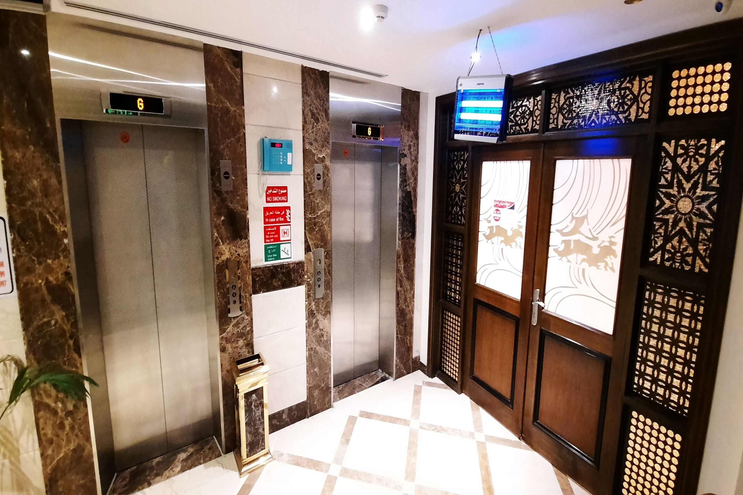 The Blue Rose Hotel by OYO Rooms