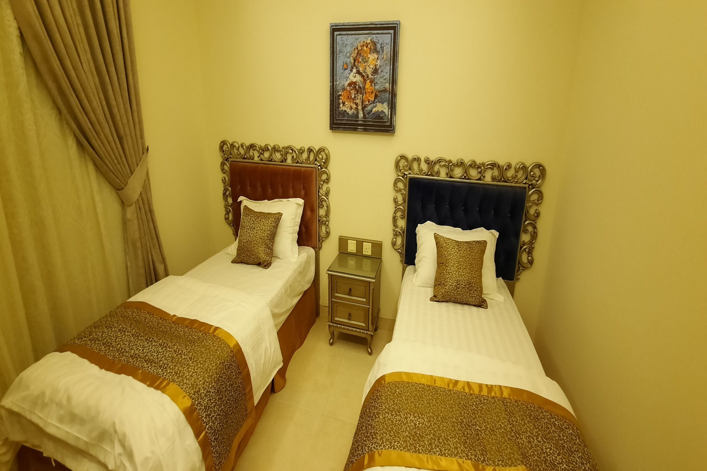 The Blue Rose Hotel by OYO Rooms