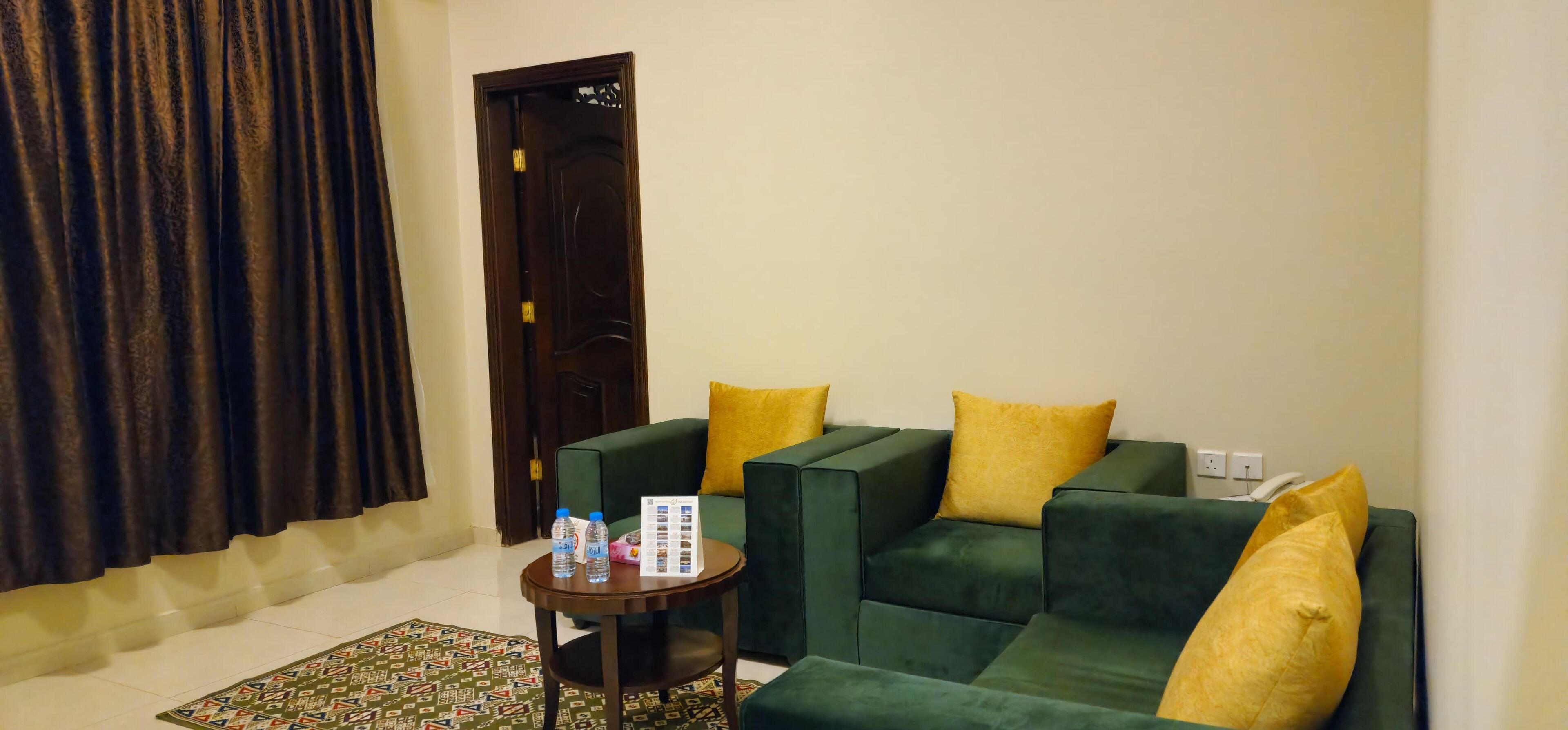 Beat salsbil hotel