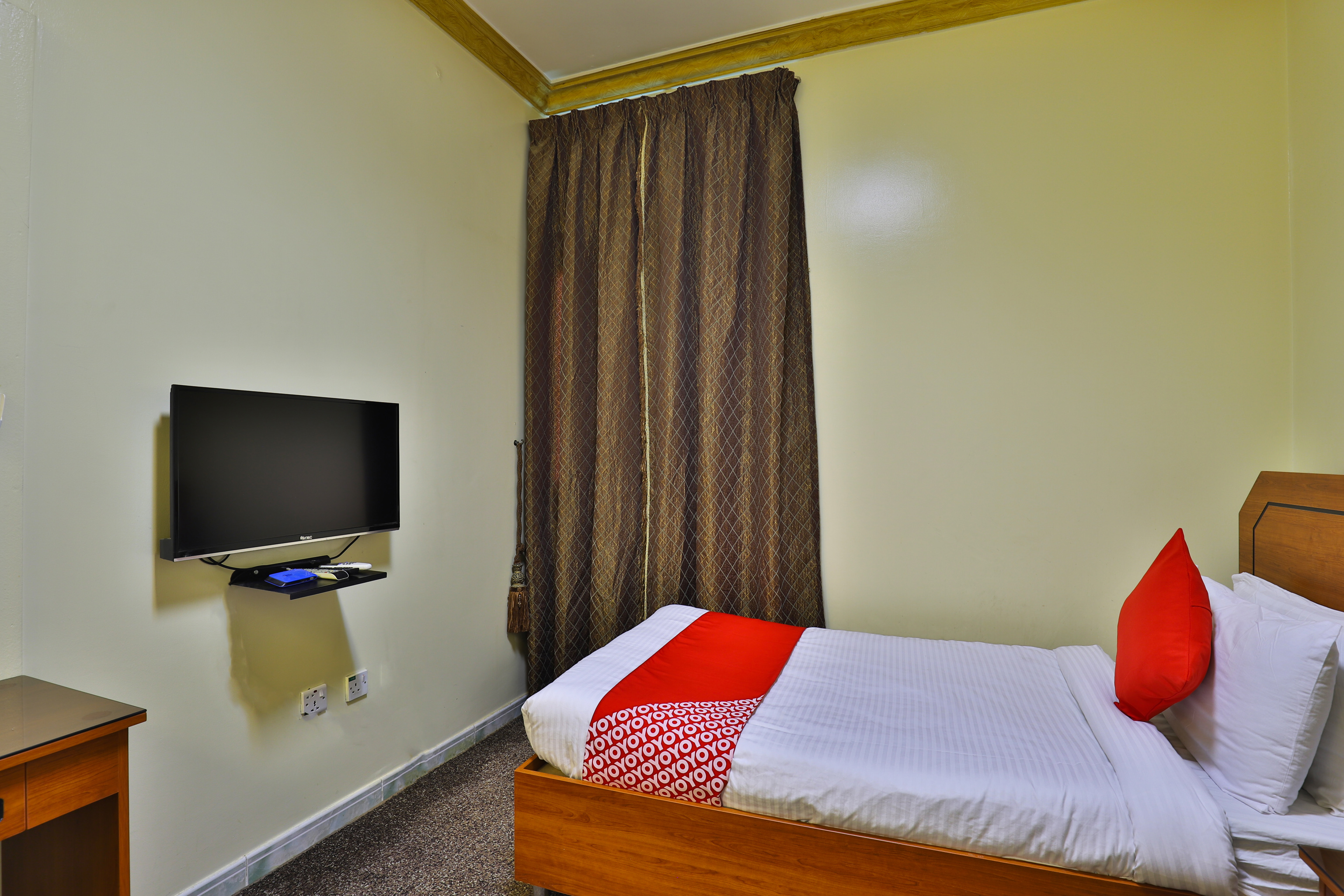 Al Hamra Palace Al Aswaq By OYO Rooms