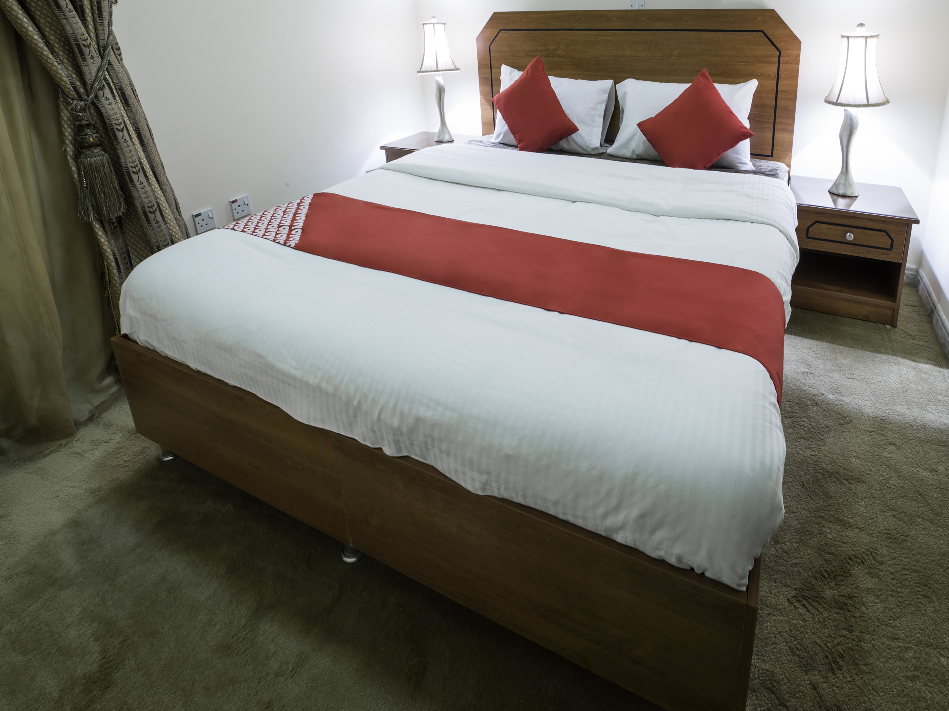 Al Hamra Palace Al Aswaq By OYO Rooms