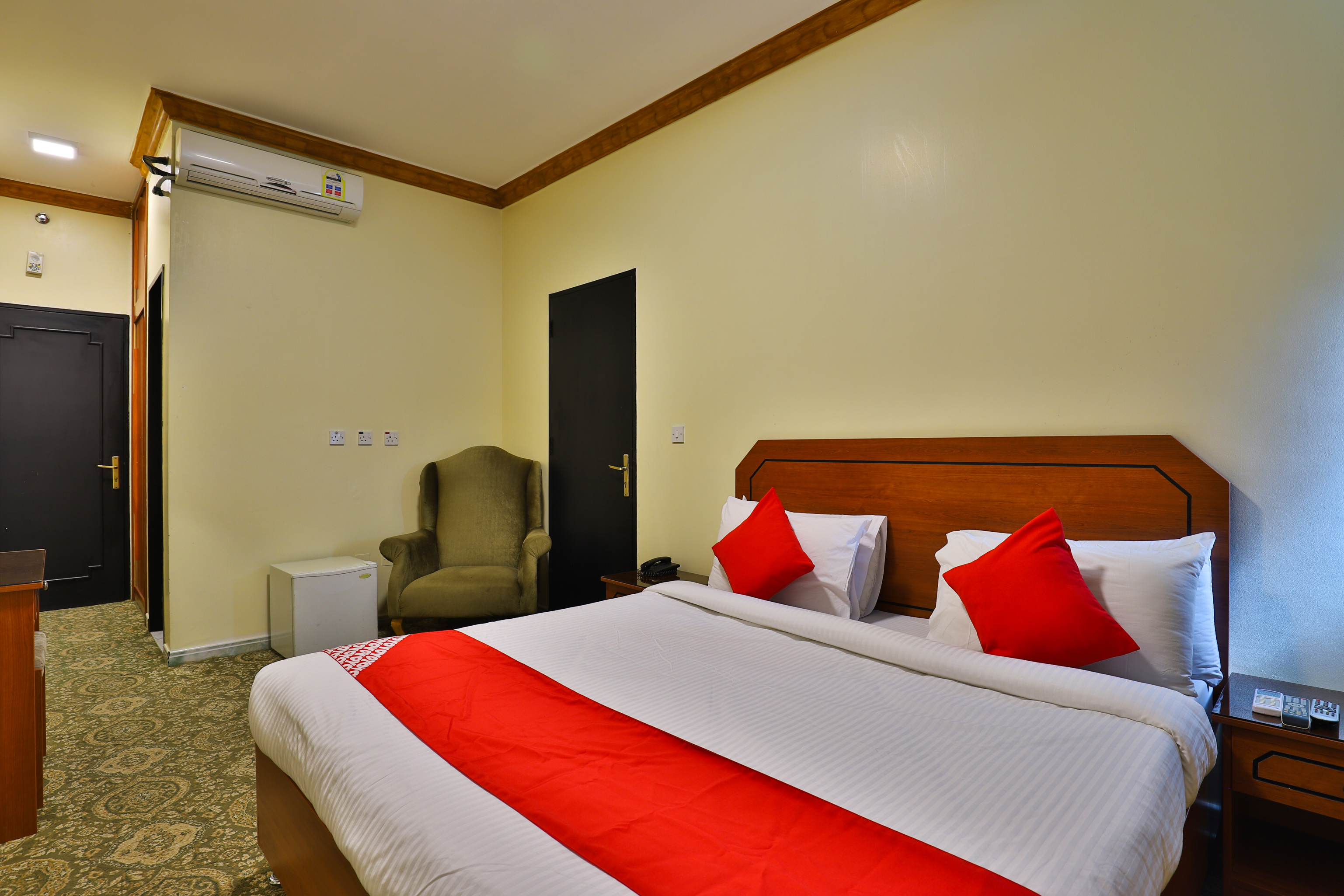 Al Hamra Palace Al Aswaq By OYO Rooms