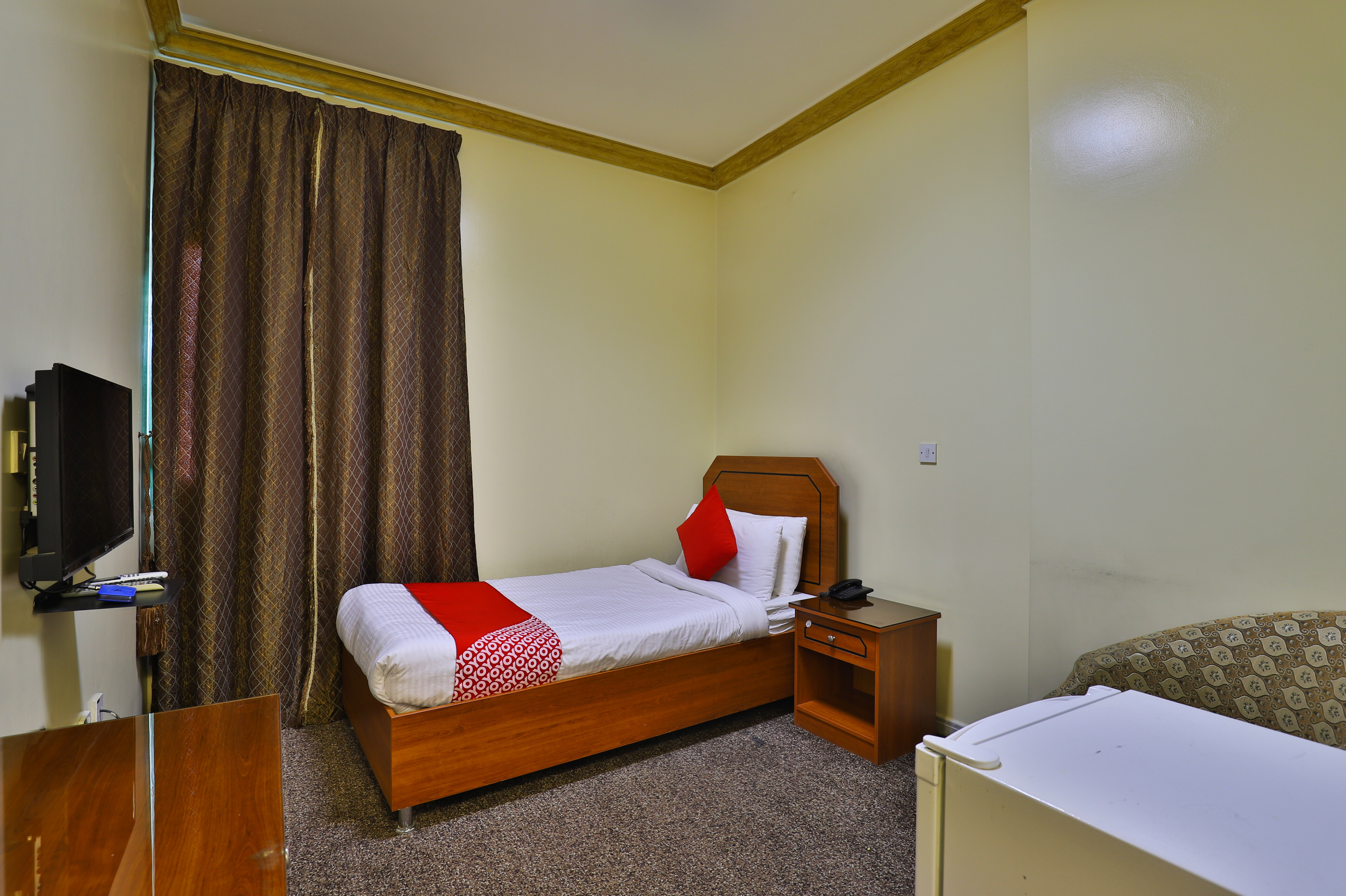 Al Hamra Palace Al Aswaq By OYO Rooms