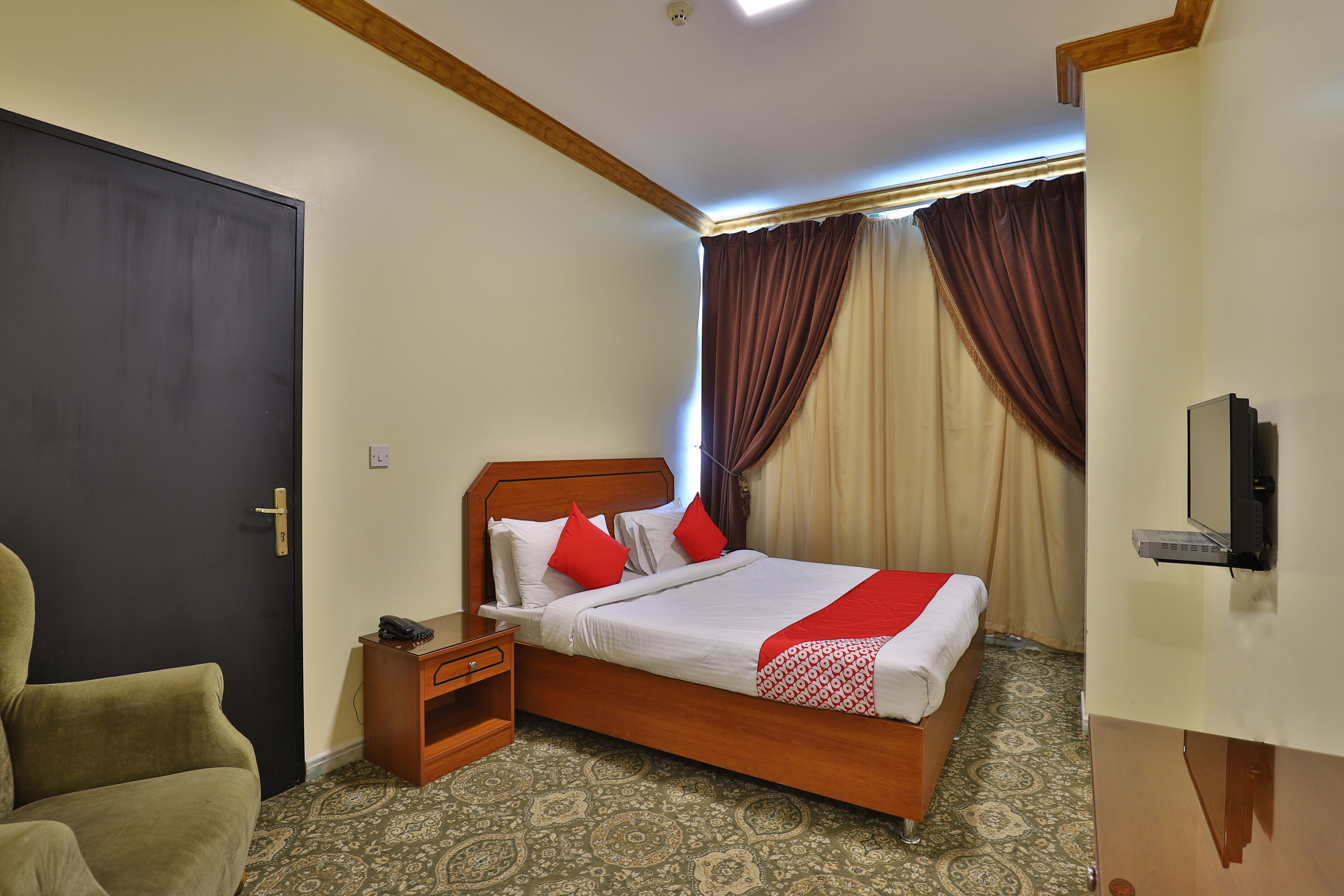 Al Hamra Palace Al Aswaq By OYO Rooms