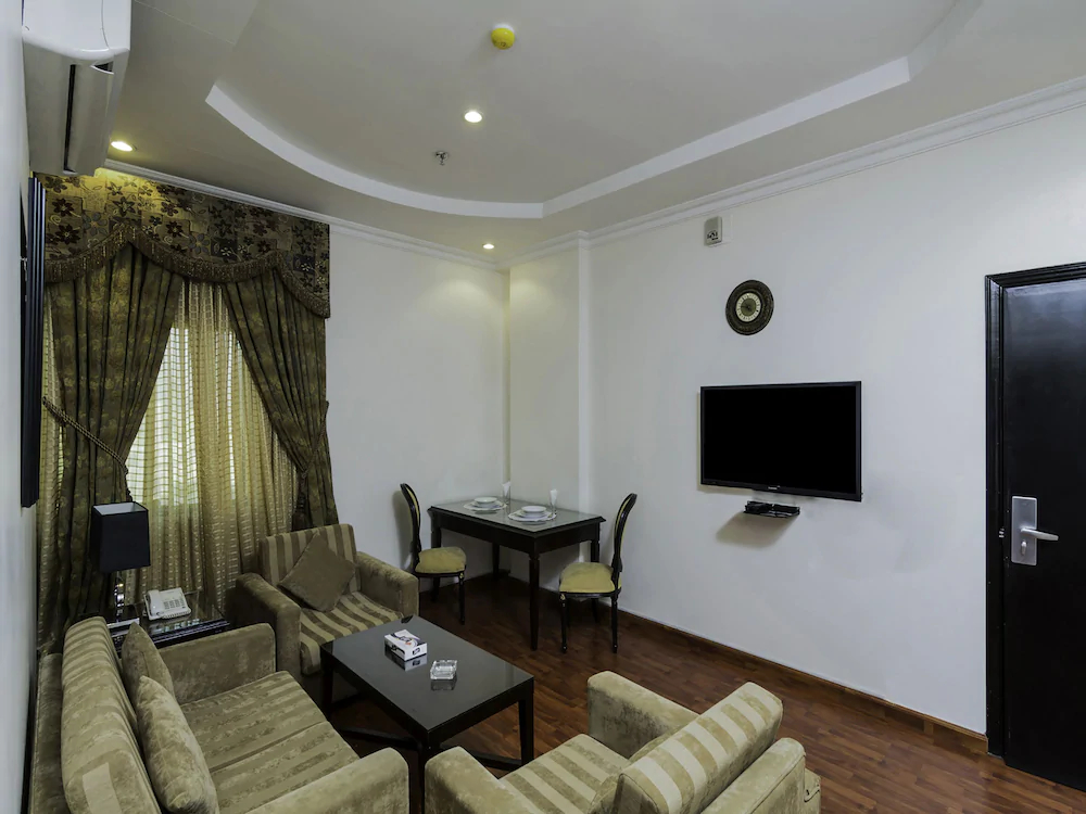 Al Hamra Palace Al Jawazat Branch by OYO Rooms