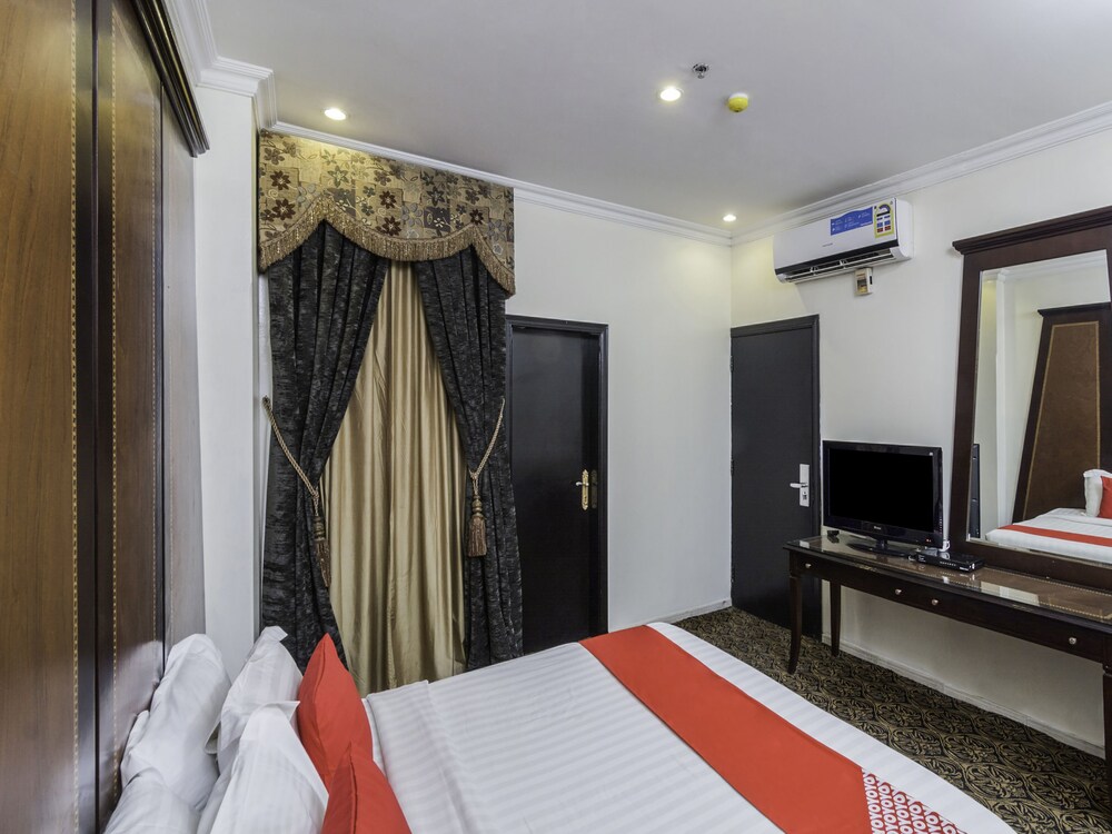 Al Hamra Palace Al Jawazat Branch by OYO Rooms