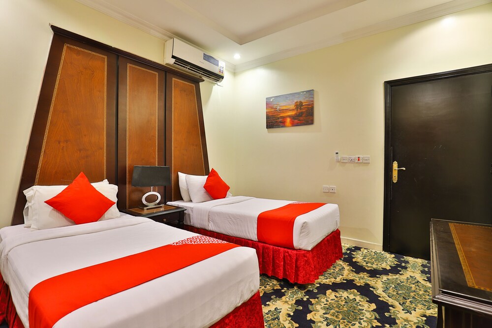 Al Hamra Palace Al Jawazat Branch by OYO Rooms
