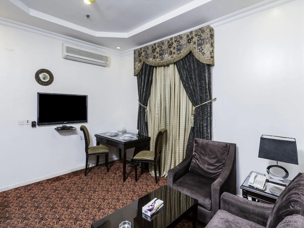 Al Hamra Palace Al Jawazat Branch by OYO Rooms
