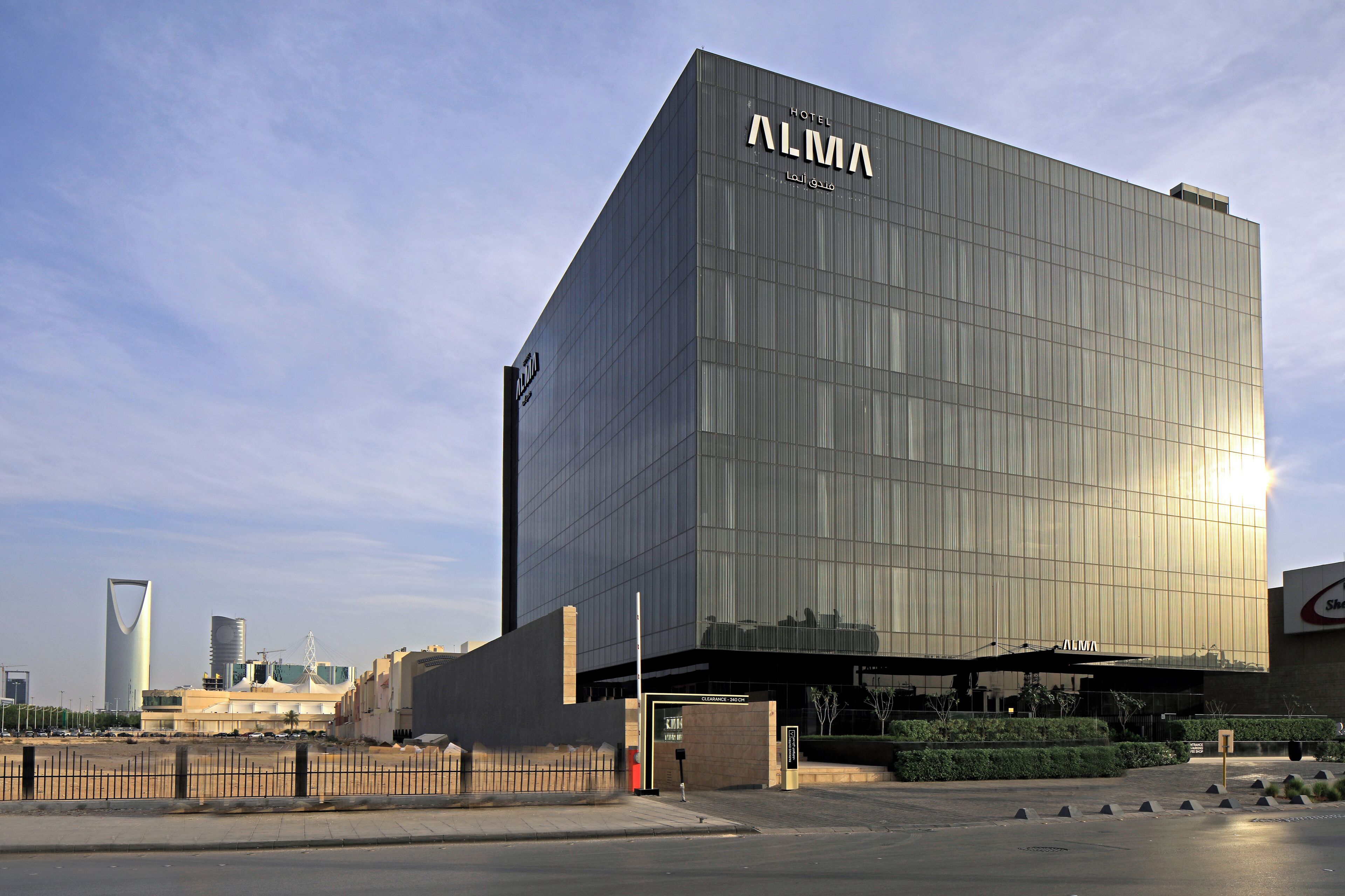 Alma Hotel