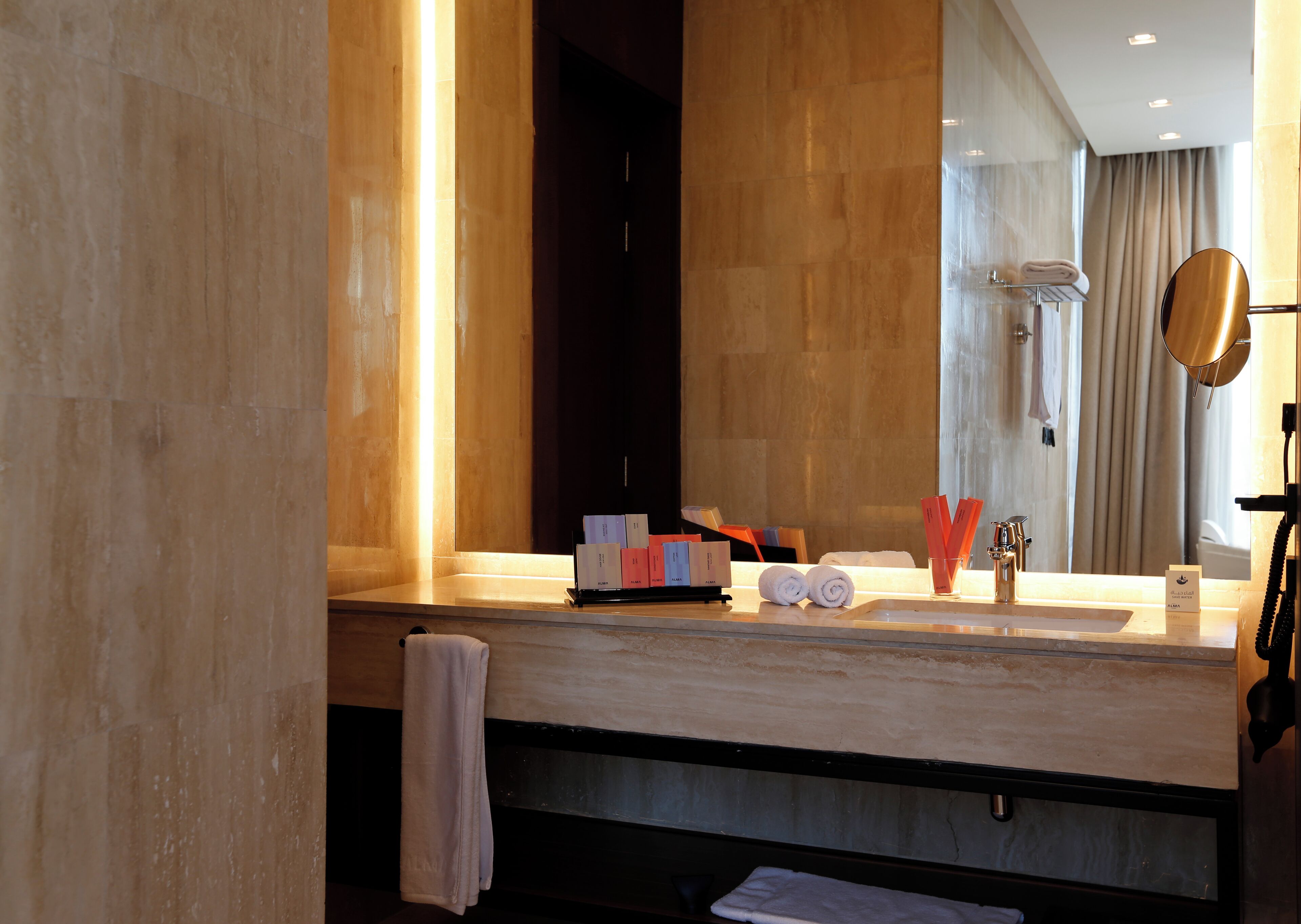 Alma Hotel