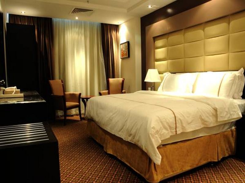 Al Yamama Palace Hotel Suites