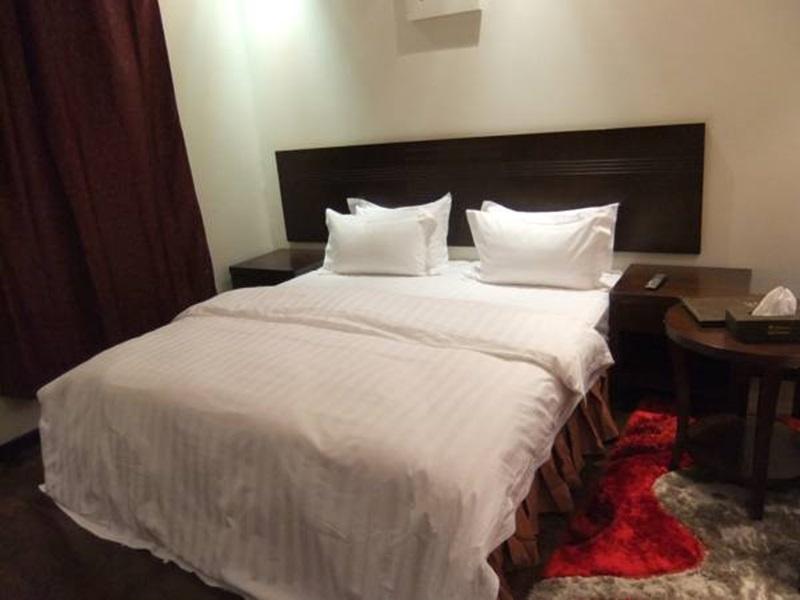 Armada Palace 2