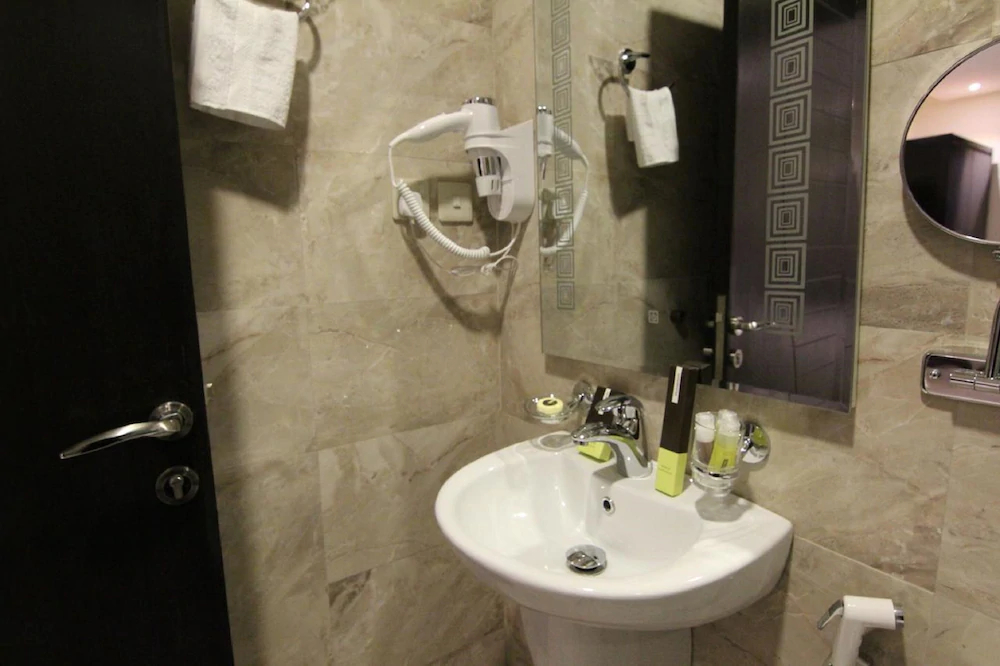 First Room Hotel Apartments