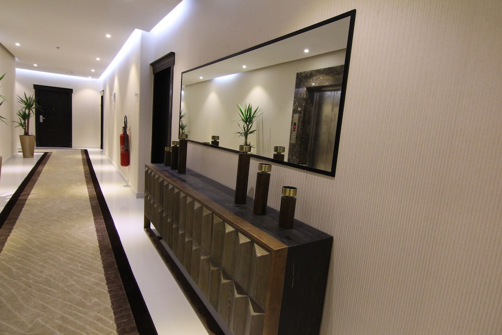 First Room Hotel Apartments