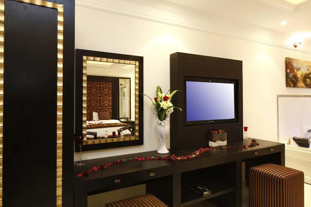 Hayatt Home Hotel