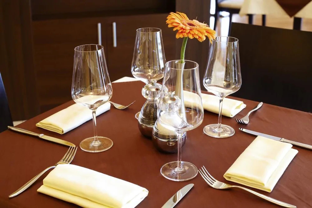 Hayatt Home Hotel